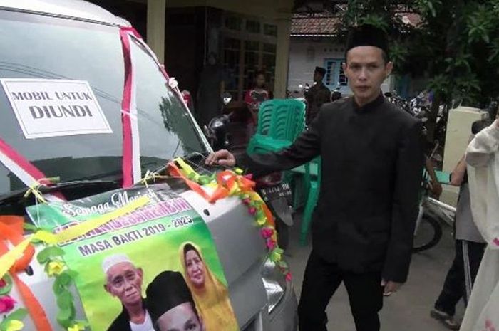 Daihatsu Gran Max yang dijadikan undian oleh calon kades di Pekalongan, Jawa Tengah