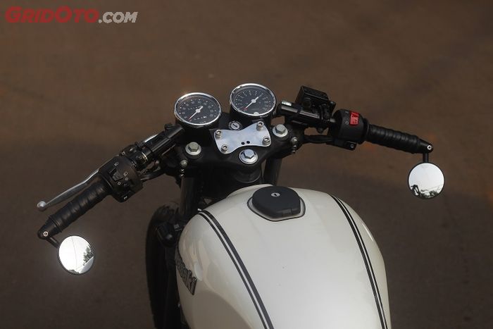 Setang pakai model jepit lansiran Ride-It untuk menguatkan konsep cafe racer