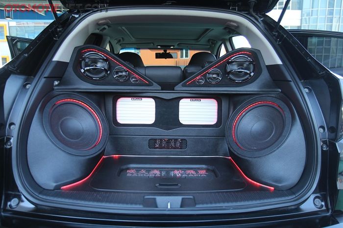 Audio full di kabin belakang