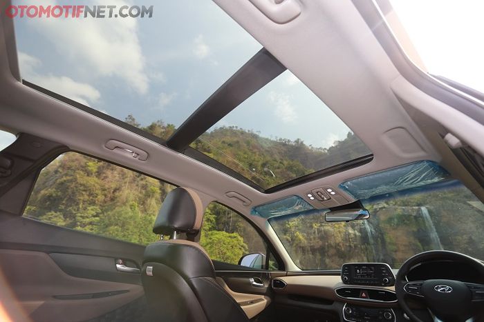 Panoramic roof hanya tersedia di varian XG
