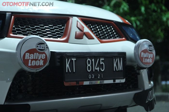 Fog lamp custom untuk menguatkan kesan rally look