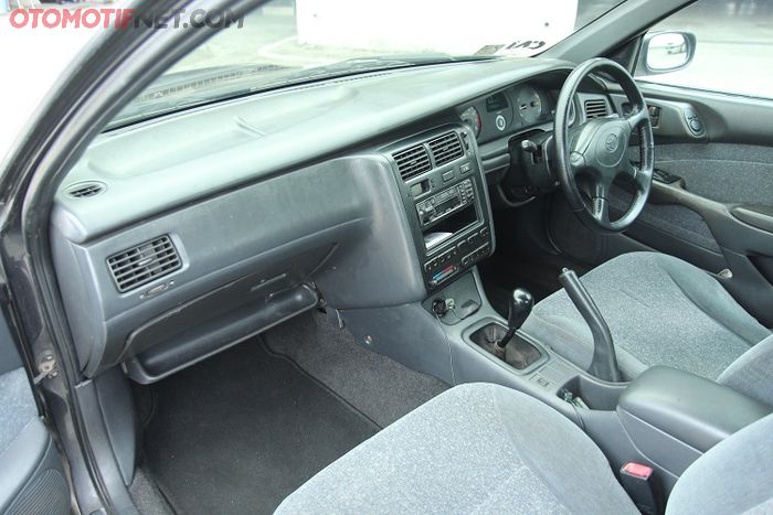 Interior Toyota Absolute Corona Iwan