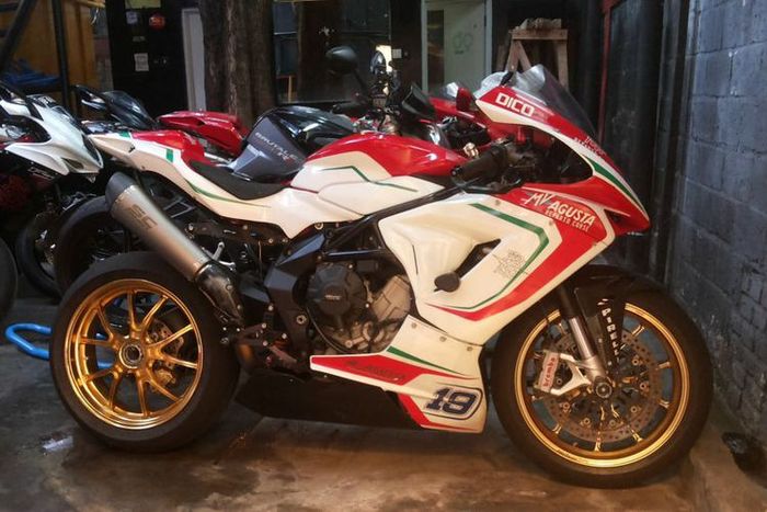 MV Augusta 800cc lansiran 2014 yang dijual di Moto8