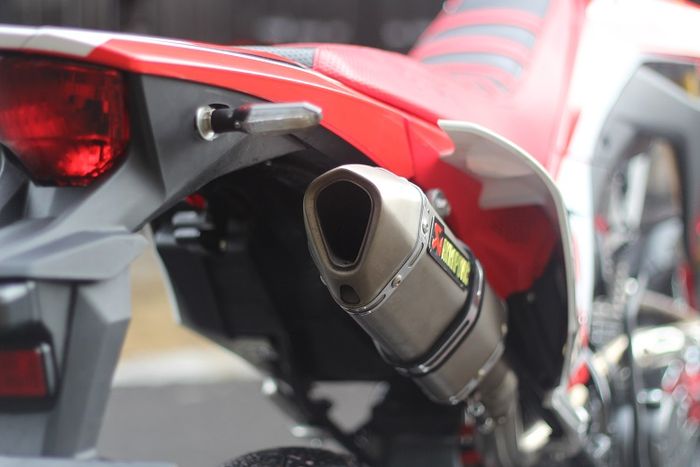 Knalpotnya Akrapovic, sedikit upgrade performa