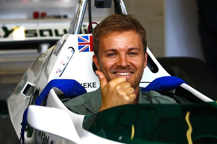 Nico Rosberg di mobil ayahnya