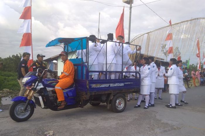 Vira Karya digunakan untuk membawa Paskibra di Asmat, Papua, (17/08/2018)