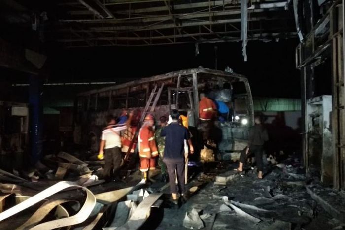 SPBU di Jember Jawa Timur ludes terbakar setelah ditabrak bus