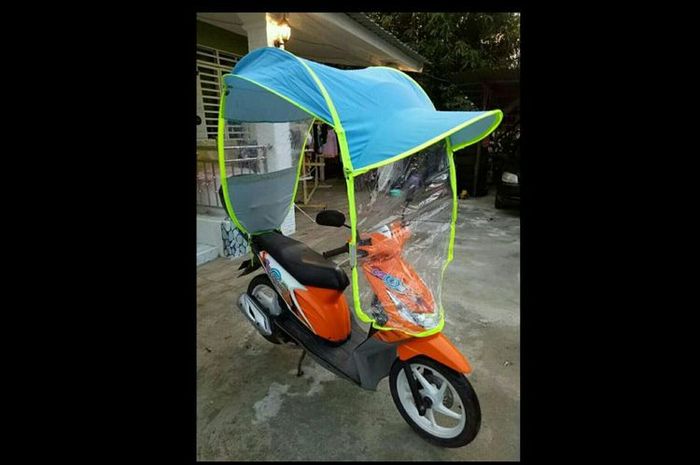 Payung motor yang dijual di Malaysia