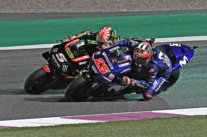 Johann Zarco yang awalnya di depan bisa di-overtake Vinales yang cukup jauh di belakangnya
