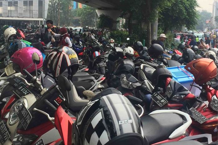 Di Jakarta Timur Parkir Liar Bisa Dilaporkan Lewat 