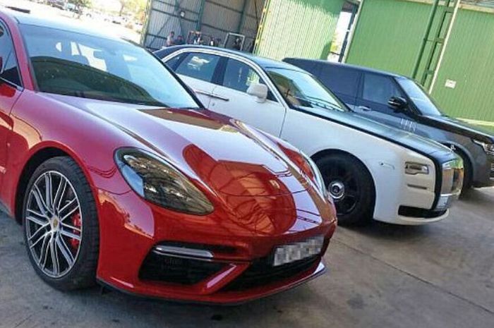 Ilustrasi mobil mewah