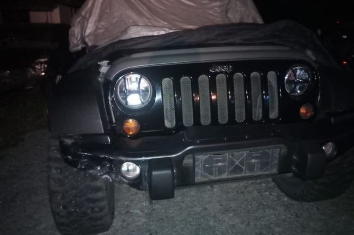 Jeep Rubicon yang menabrak Yamaha Mio di Depok, Jabar