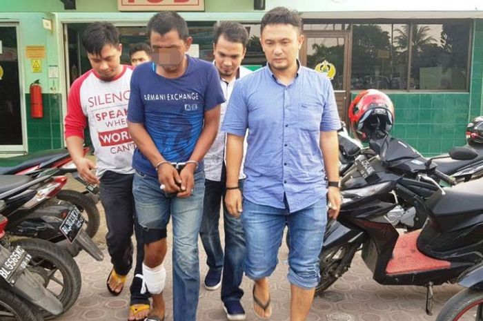 EG (38), residivis curanmor di Aceh saat ditahan oleh Polisi