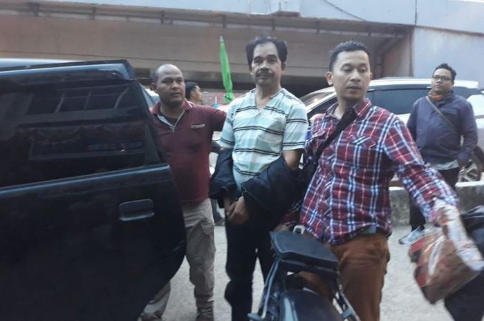 Dirhansono (55) diamankan Polsek Kemuning, Palembang lantaran hendak membakar kantor leasing