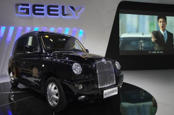 Geely berencana beli saham Daimler 
