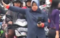 Wali Kota Surabaya Atur Lalu Lintas, Netizen Bilang ini Pencitraan
