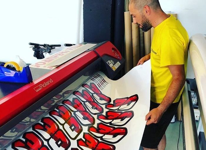Nomor start baru Dimas Ekky saat proses printing