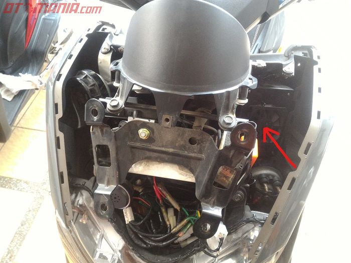 Pasang Lampu Toyota Fortuner VRZ di Yamaha NMAX (gbr.3)
