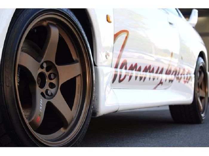 Pelek Nismo di Nissan Skyline R33 GT-R