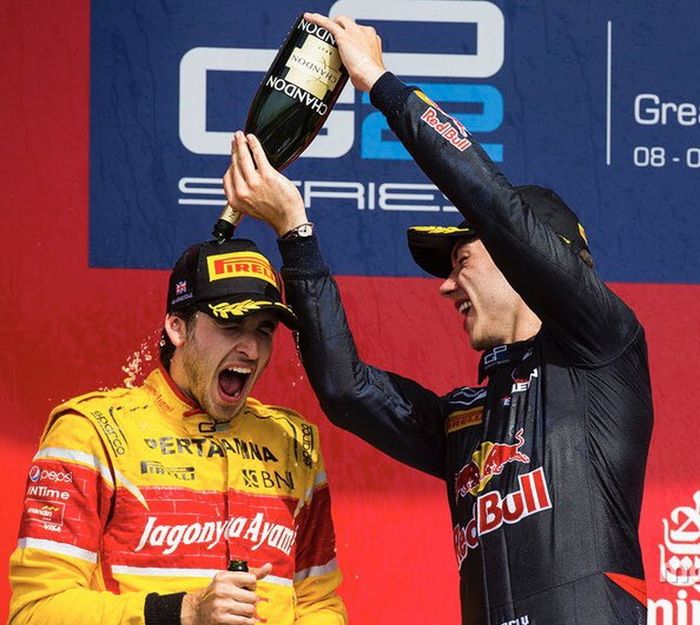 Antonio Giovinazzi dan Pierre Gasly saat balap GP2, keduanya akan bersaing di balap F1 tahun 2019