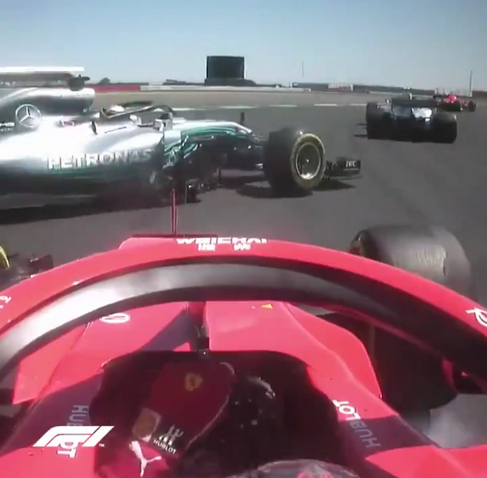 Kamera mobil Kimi Raikkonen merekam kejadian saat menabrak Lewis Hamilton di lap pembuka GP F1 Inggris