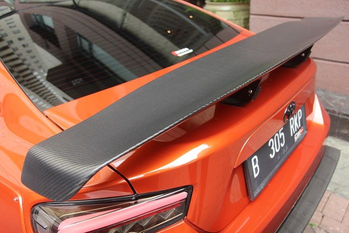 Ini sebenarnya rear wing spoiler untuk Nissan GTR R35 loh!