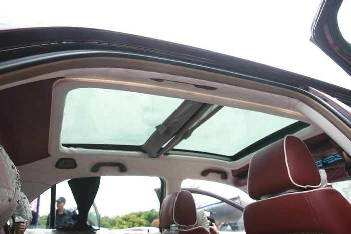 Panoramic roof, bikin interior jadi lebih mewah