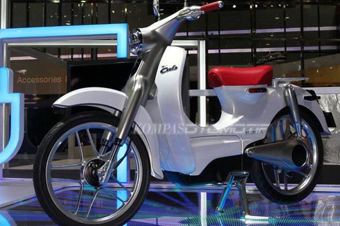 Honda EV-Cub dipamerkan di BIMS 2016.(Aditya Maulana, KompasOtomotif)
