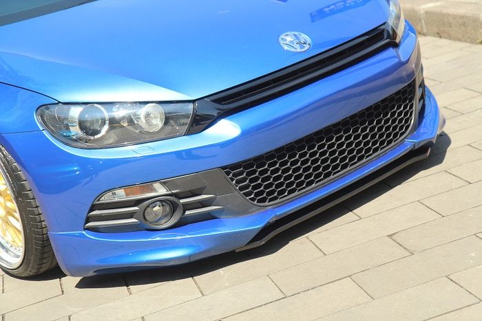 Body kit Oettinger dengan lips carbon, keren!