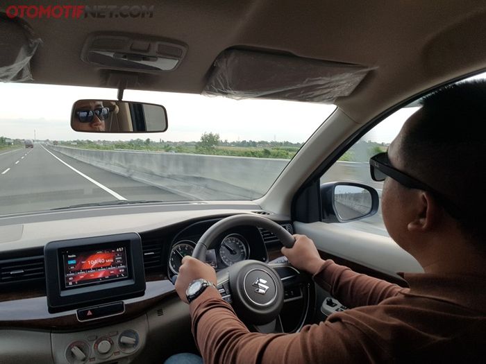 All New Ertiga CX ESP M/T. Kesenyapan kabin