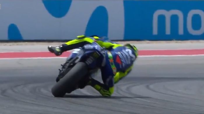 Rossi nyaris crash saat menjalani FP