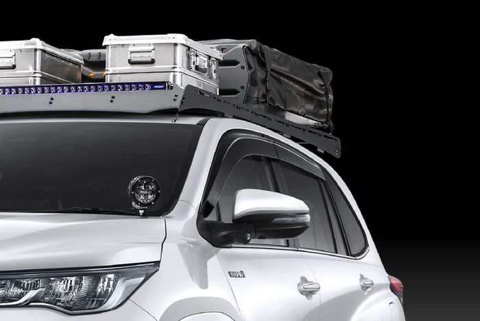 Modifikasi Toyota Kijang Innova Zenix pasang roof rack di atap