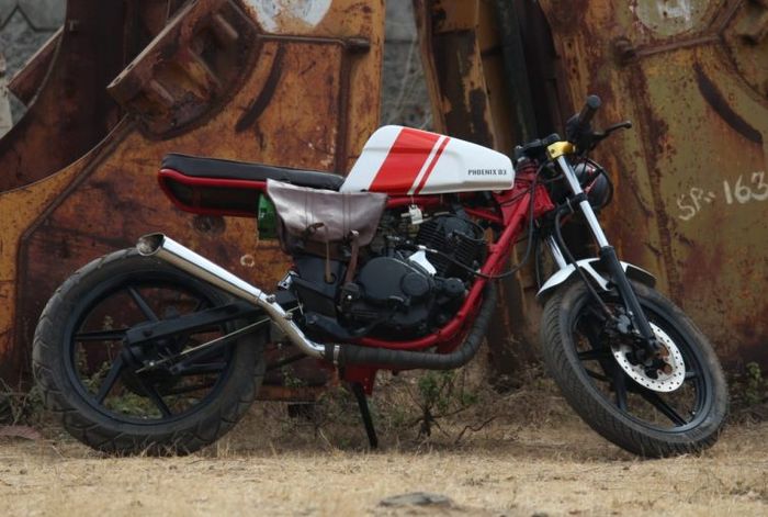 Bajaj Pulsar 150 cafe racer yang keren