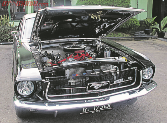 Penampakan ruang mesin mobil Ford Mustang milik Ijeck