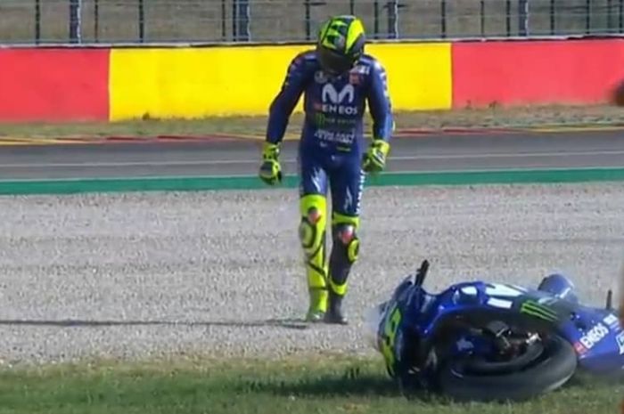 Valentino Rossi crash di FP3 MotoGP Aragon