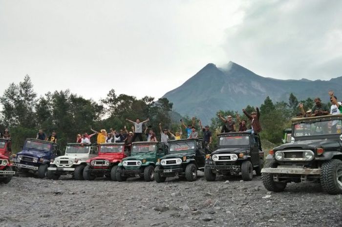 Ilustrasi wisata off-road di lereng Gunung Merapi