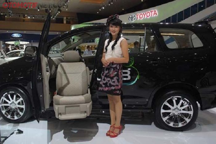 Toyota Kijang Innova Welcab 2011 untuk penyandang disabilitas