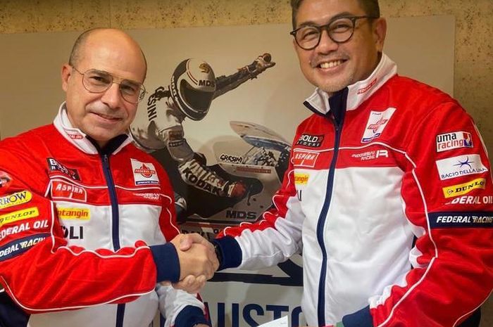 Patrick Adhiatmadja dari Federal Oil dan Carlo Merlini dari Gresini Racing. Siap 'Bikin Bangga Indonesia' di MotoGP 2022
