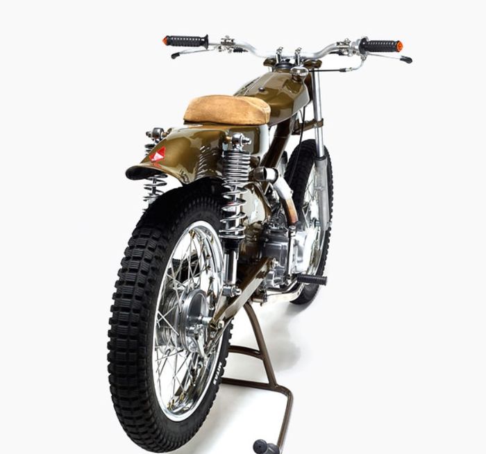 urusan kaki-kaki tetap diperhatiakn dong demi kelancaran olahraga garuk tanah