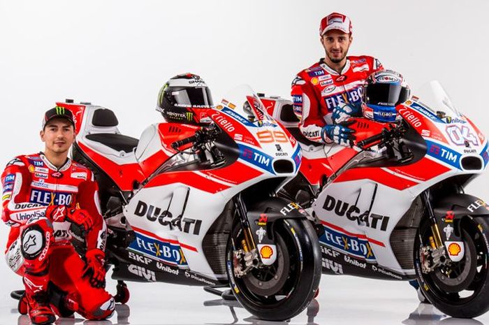 Jorge Lorenzo dan Andrea Dovizioso dari Tim Ducati MotoGp 2017