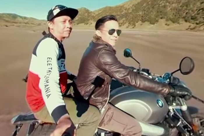 Ariel riding di kawasan Bromo