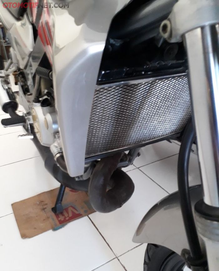 Kondisi radiator dan knalpot Kawasaki Ninja 150 R tahun 2003