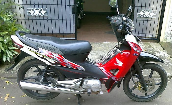 Honda Supra Fit R