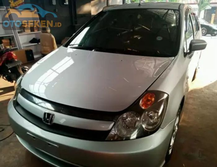 Honda Stream saat ini dijual mulai Rp 75 jutaan untuk lansiran 2002