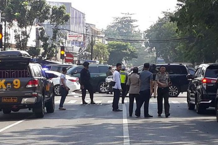 Bom meledak di tiga Gereja di Surabaya