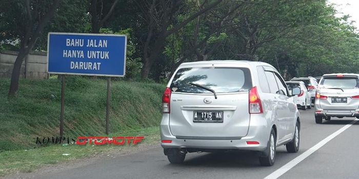 Bahu jalan tol masih sering disalahgunakan pengendara