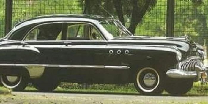 Buick Super yang pernah digunakan Presiden Soekarno. 