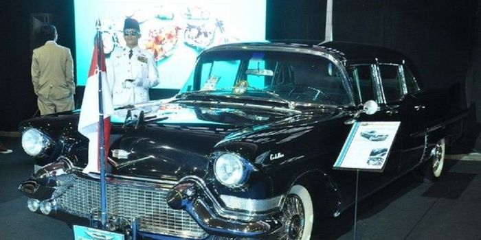 Cadillac Series 70 yang pernah digunakan Presiden Soekarno.