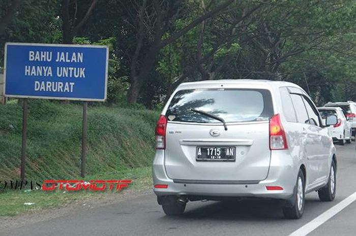 Ilustrasi. Bahu jalan tol masih sering disalahgunakan pengendara