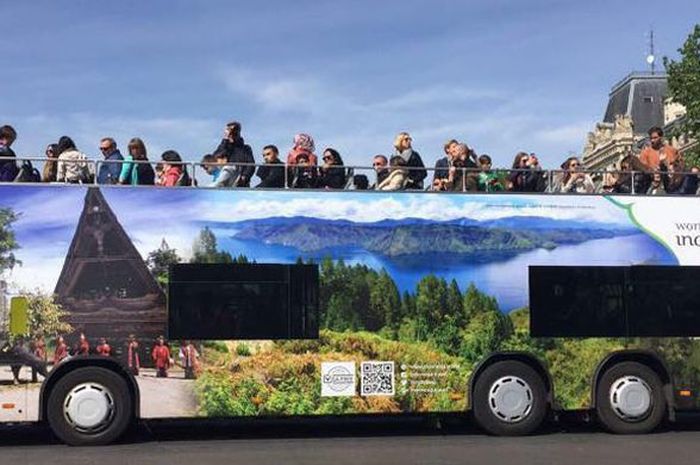 Penampakan samping bus Wonderful Indonesia di Rusia